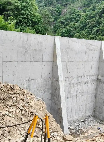 安阳汤阴县重力式挡土墙